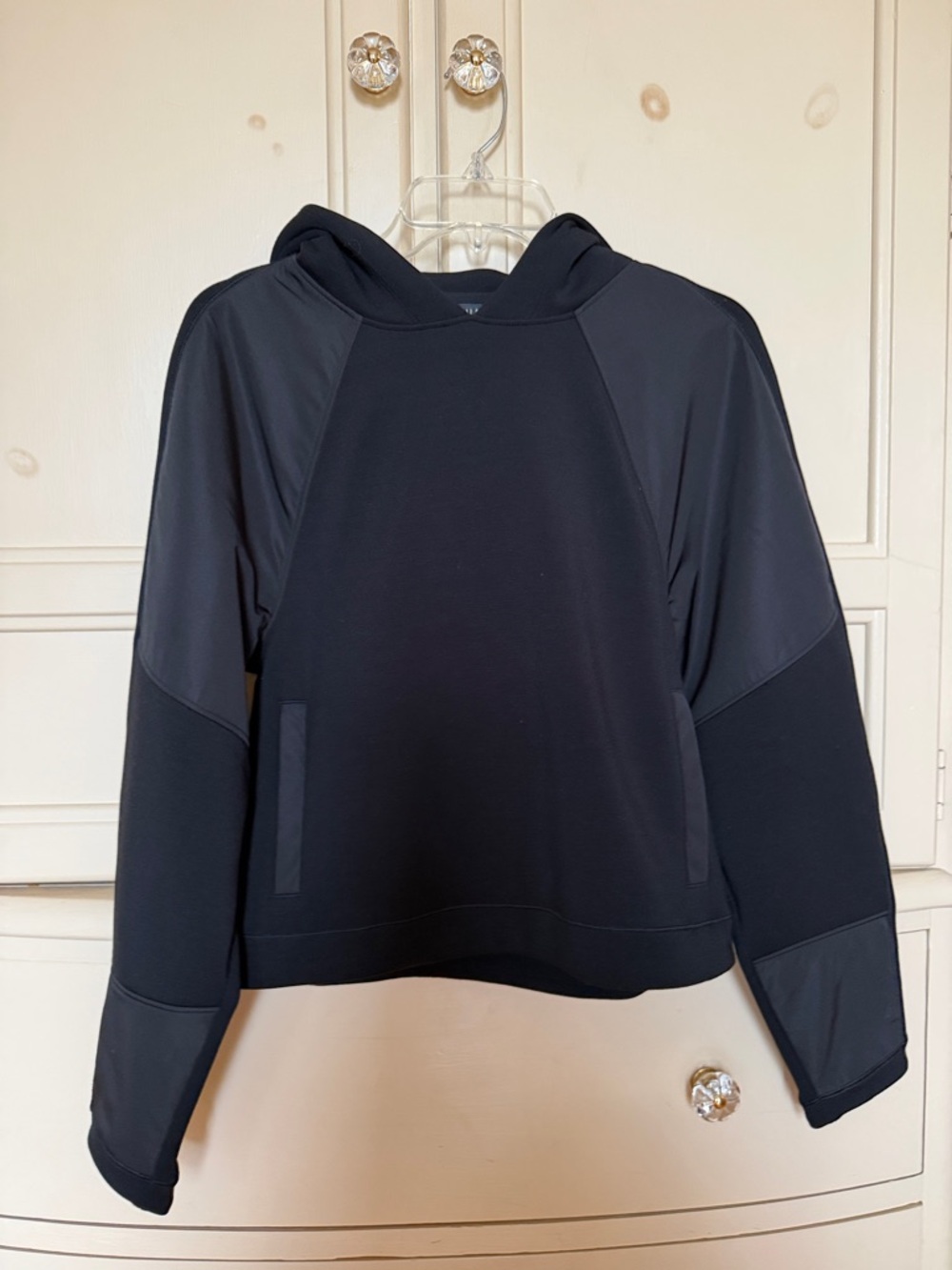 Athleta Get Set Sweatshirt Black Hood and Pockets Size XS - NWT